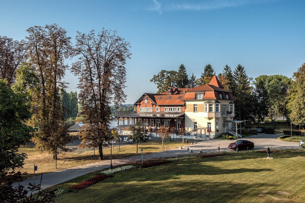 Hotel Korana Srakovcic 55/57