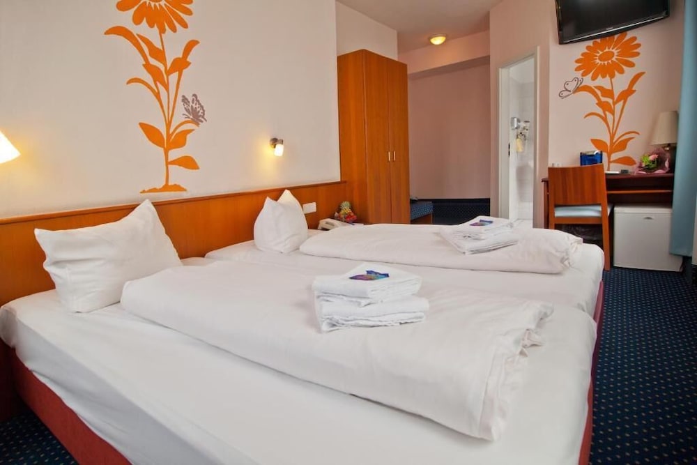 RESIDENZ HOTEL 12/48