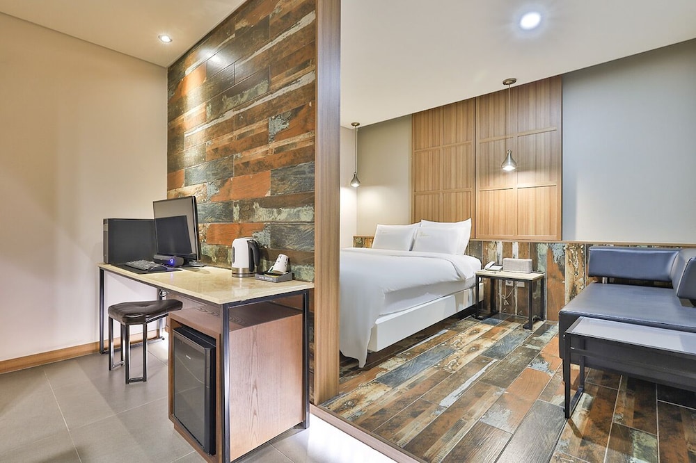 Gracias Hotel Gimhae 26/50