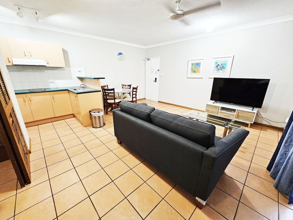 Royal Palm Villas Cairns 15/29