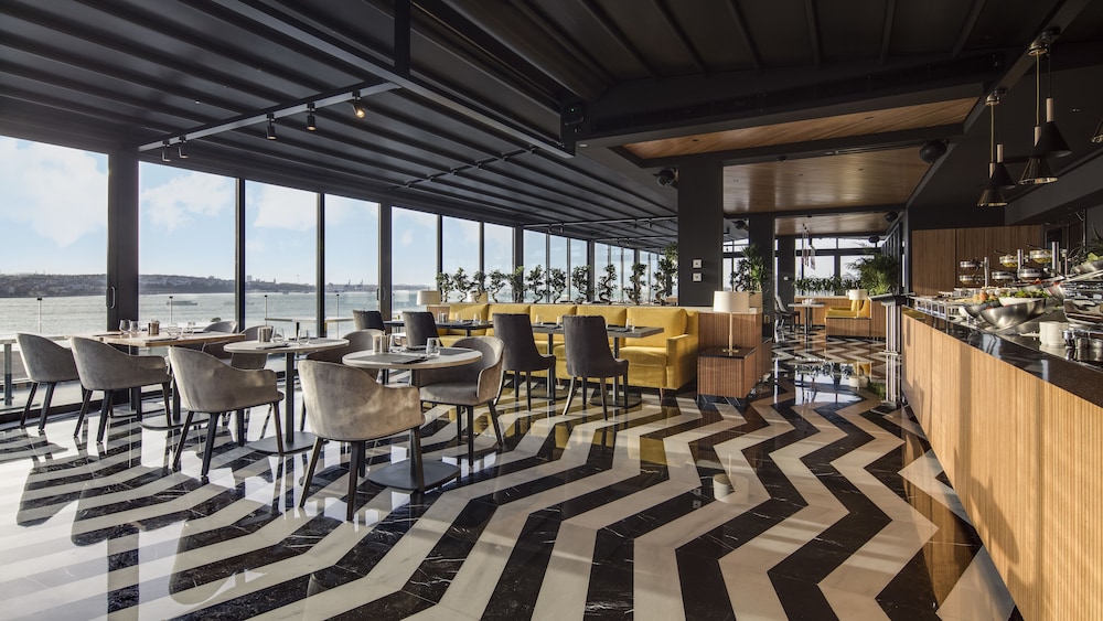 METROPOLITAN HOTELS BOSPHORUS 40/75