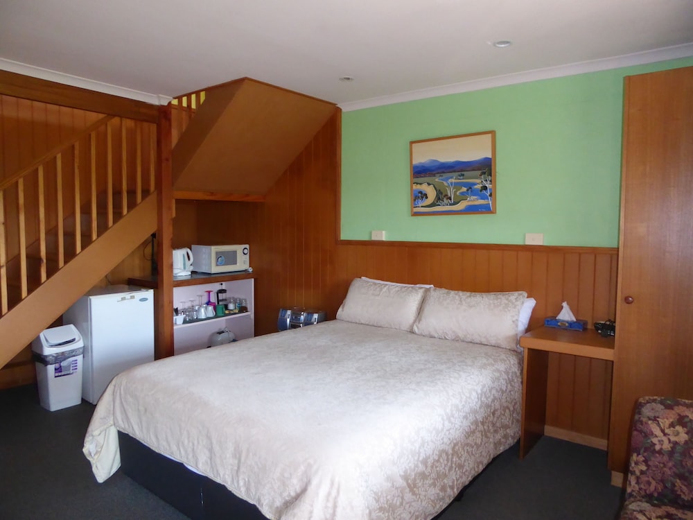 PLATYPUS PARK COUNTRY RETREAT 14/57