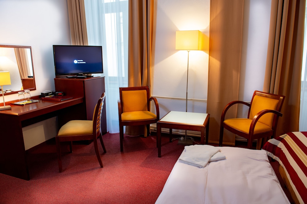Petr Hotel 22/54
