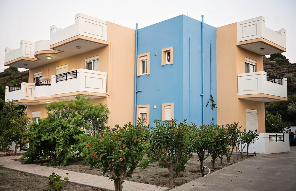 Nephele Apartments 5/50