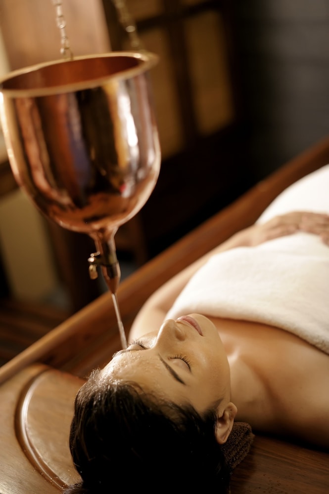 Gokulam Grand Hotel Spa 30/75
