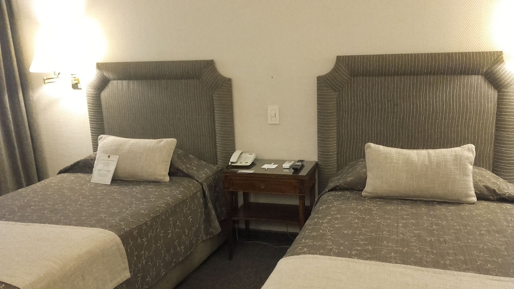 Lafayette Hotel 14/23