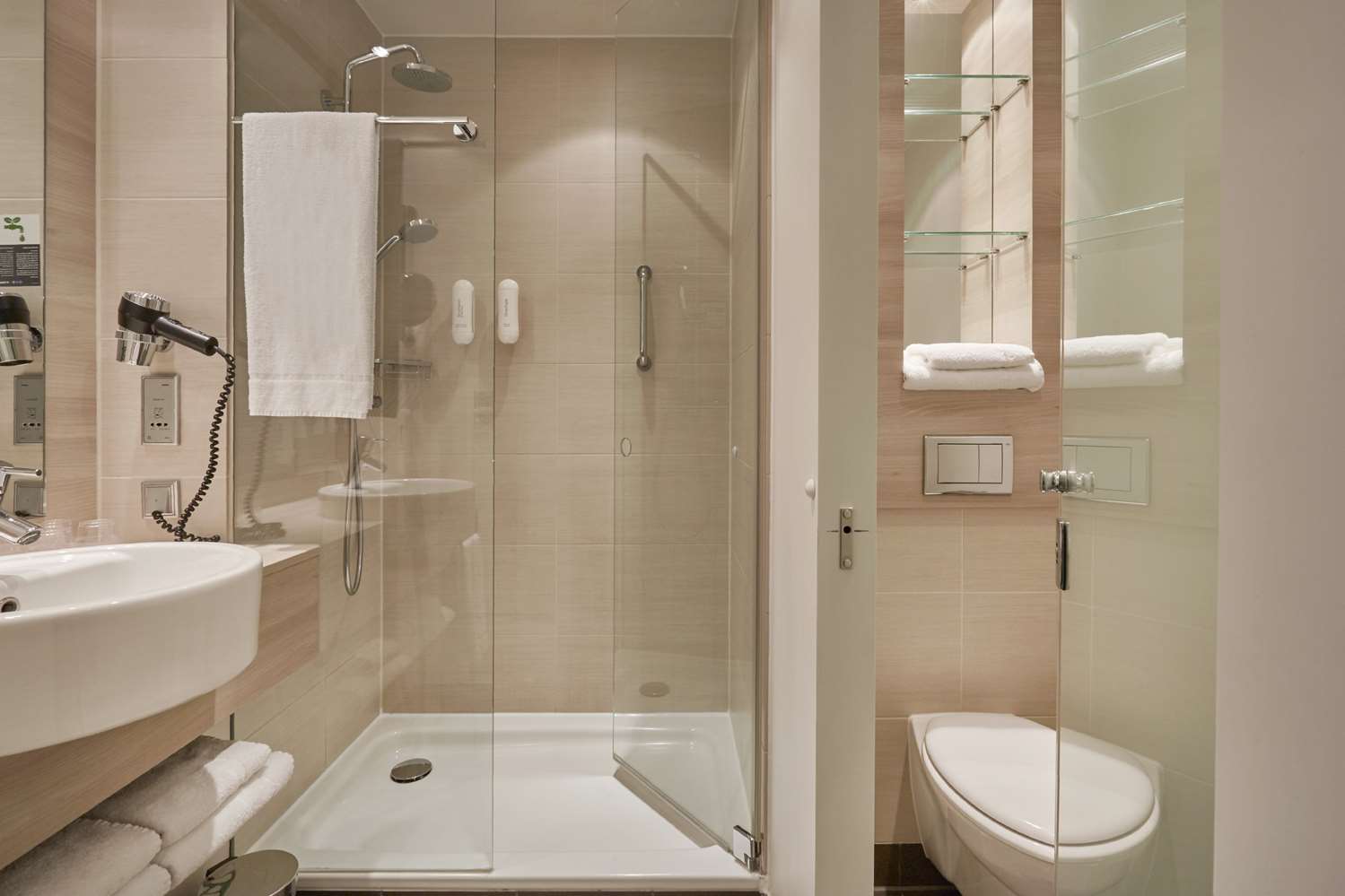 Leonardo Smart Hotel Berlin Alexanderplatz 28/29