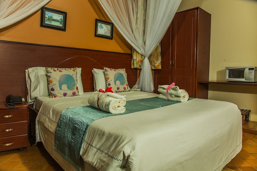 Family, Double and Twin Beds