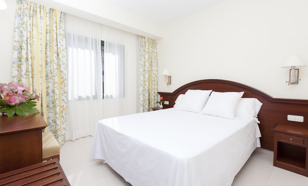 Valentin Son Bou Hotel Apartments 45/85