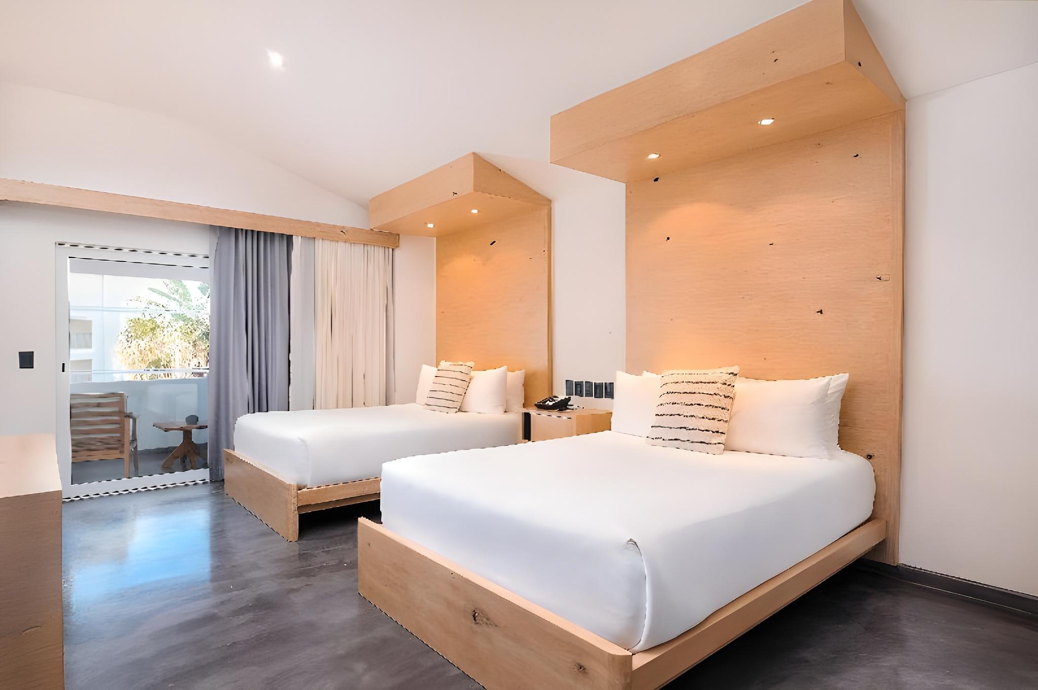 Deluxe, 2 Double Beds