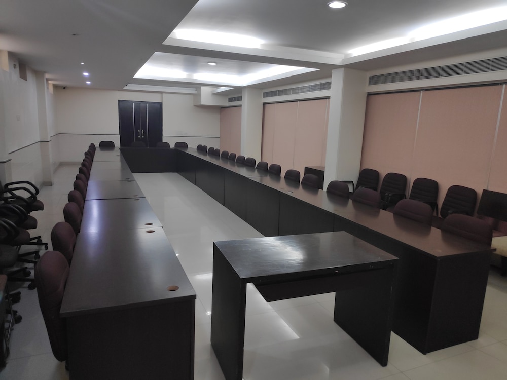 AADHAR HOTEL 20/26