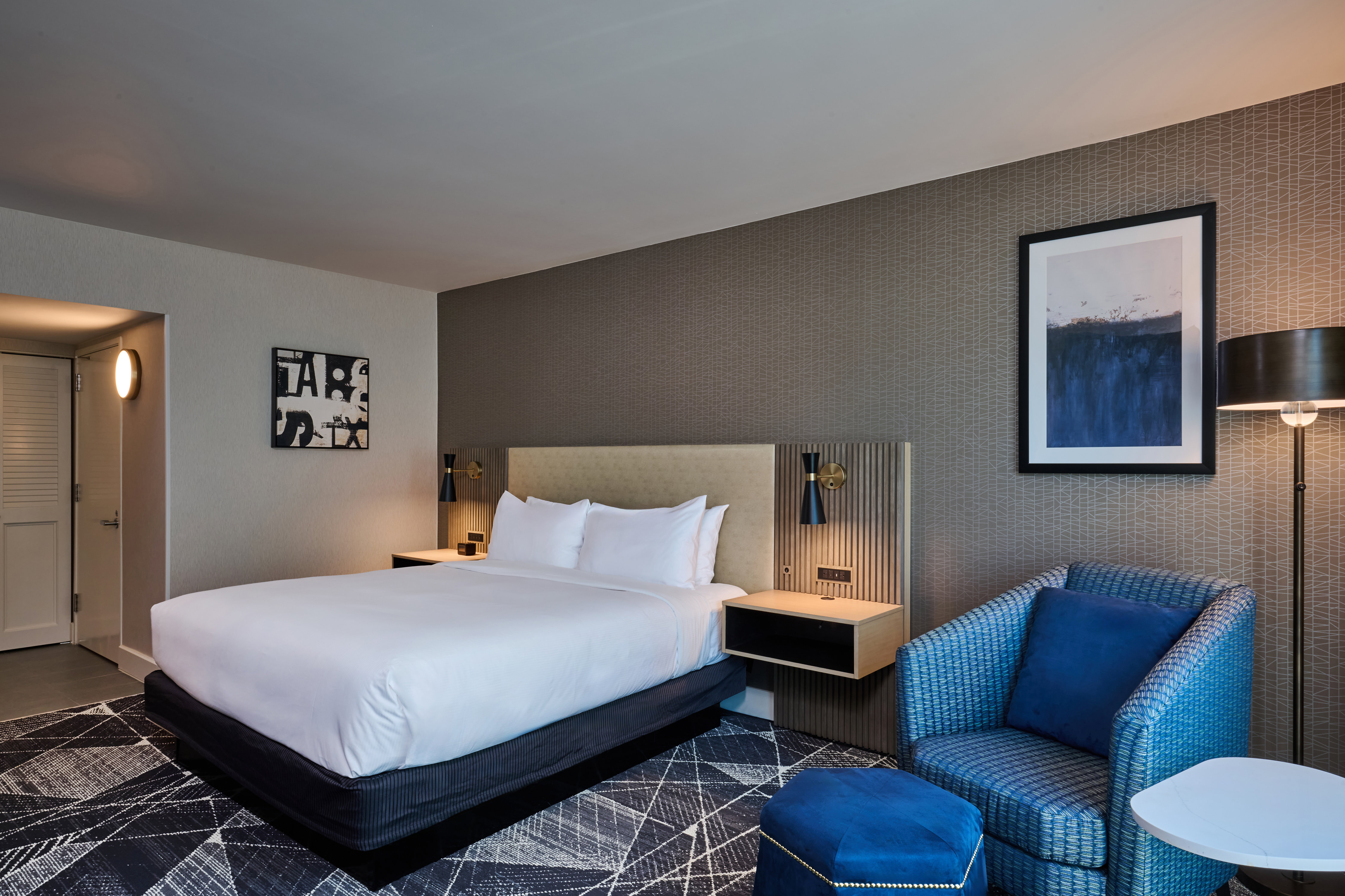 Doubletree By Hilton Newark Fremont 16/76