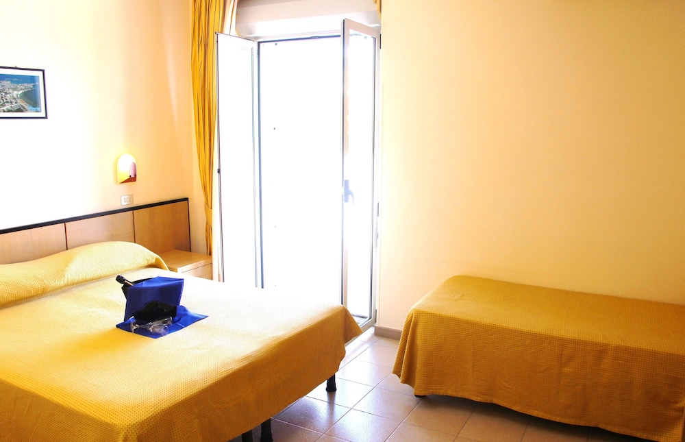 Hotel Cristalda 8/30