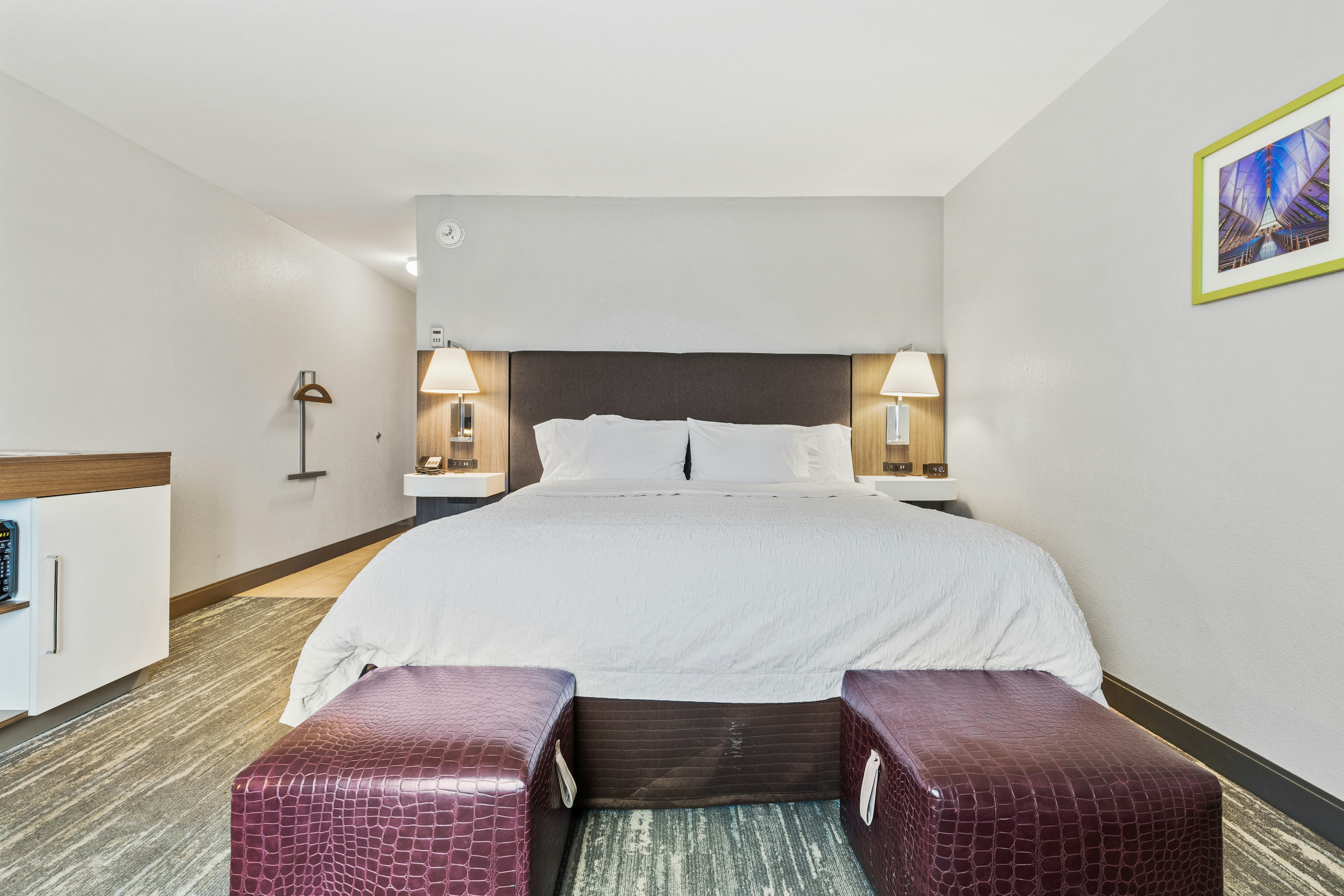 ROOM, KING BED