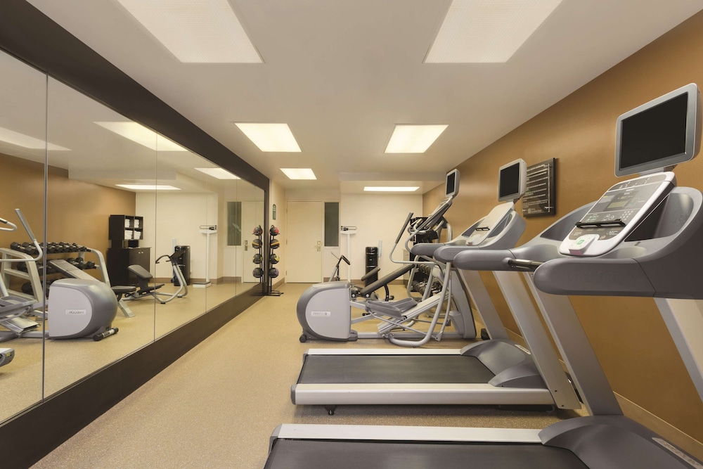 Hilton Garden Inn Anaheim Garden Grove 16/41