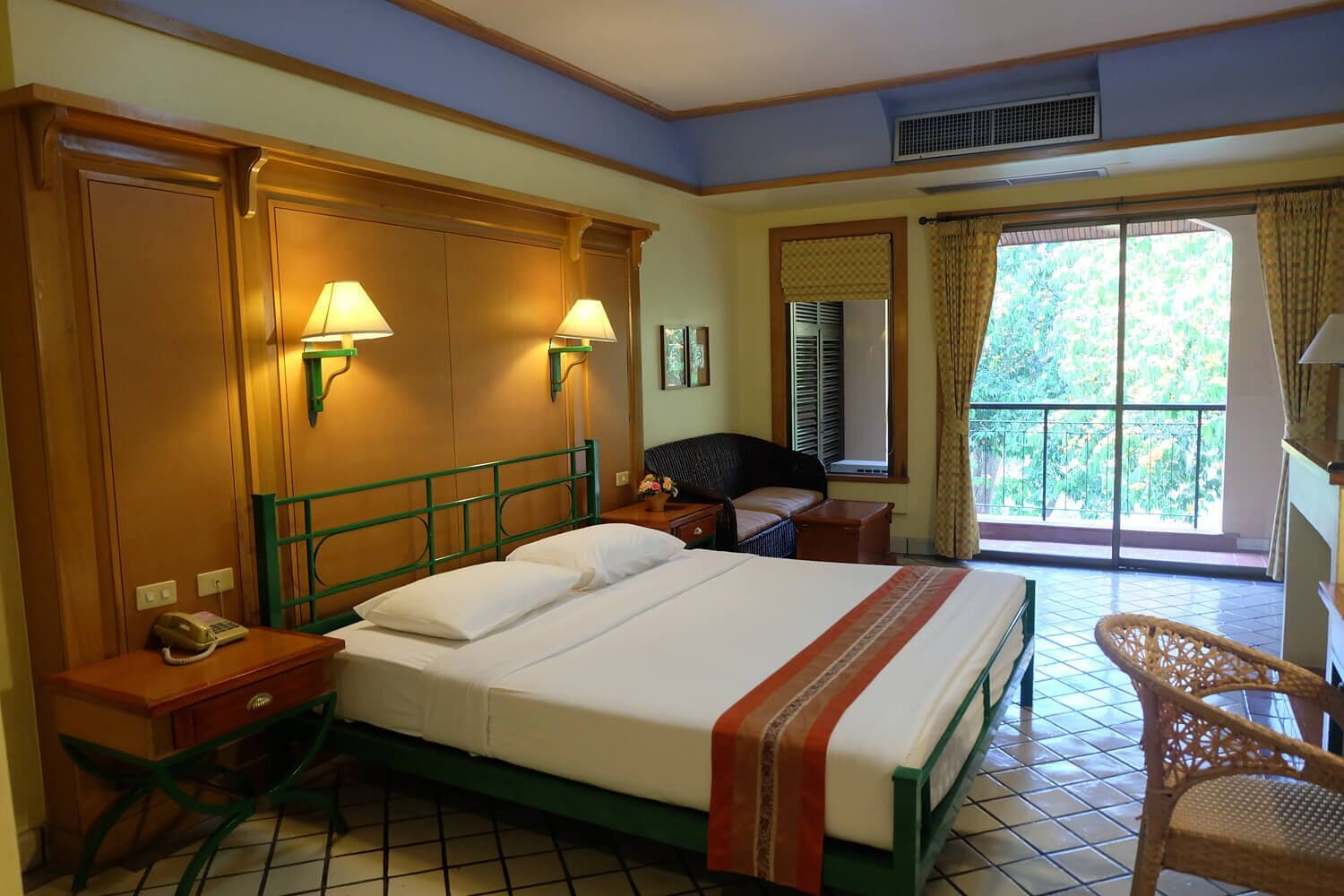 SUPERIOR, TWIN BEDS