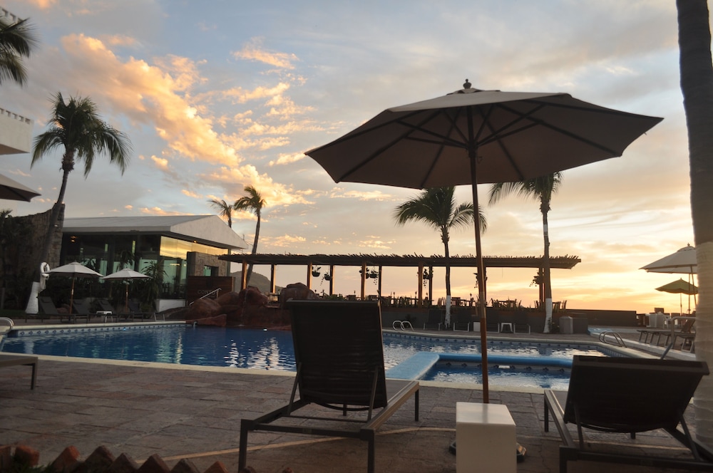 Quijote Inn Hotel 12/67