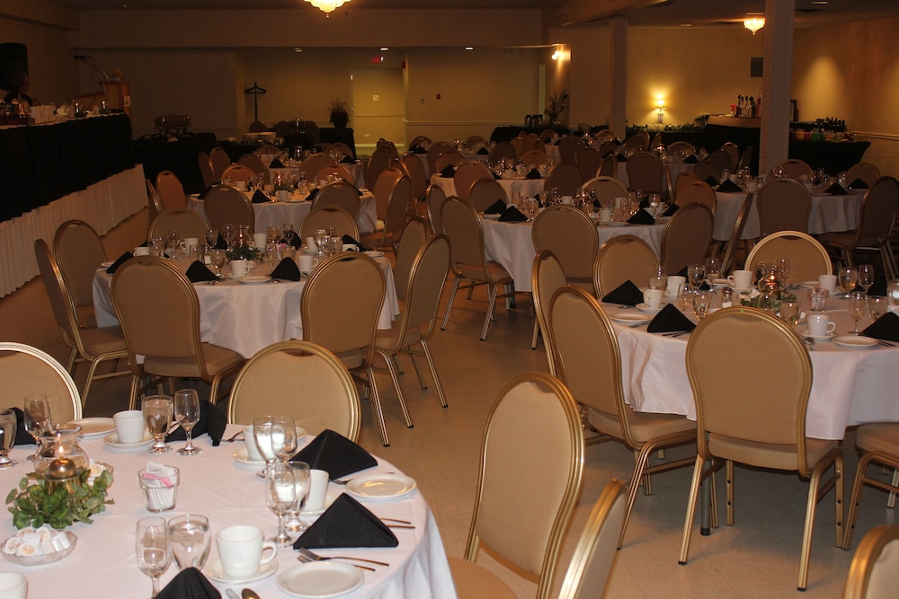 Coronet Hotel Prince Albert 14/17