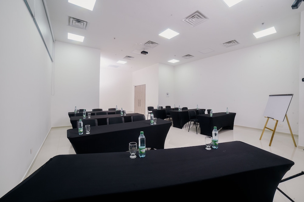 Hotel Dorado Plaza Alto Prado 22/26