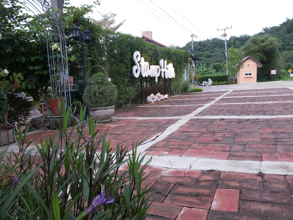 Stamp Hills Resort And Restaurant 48/71