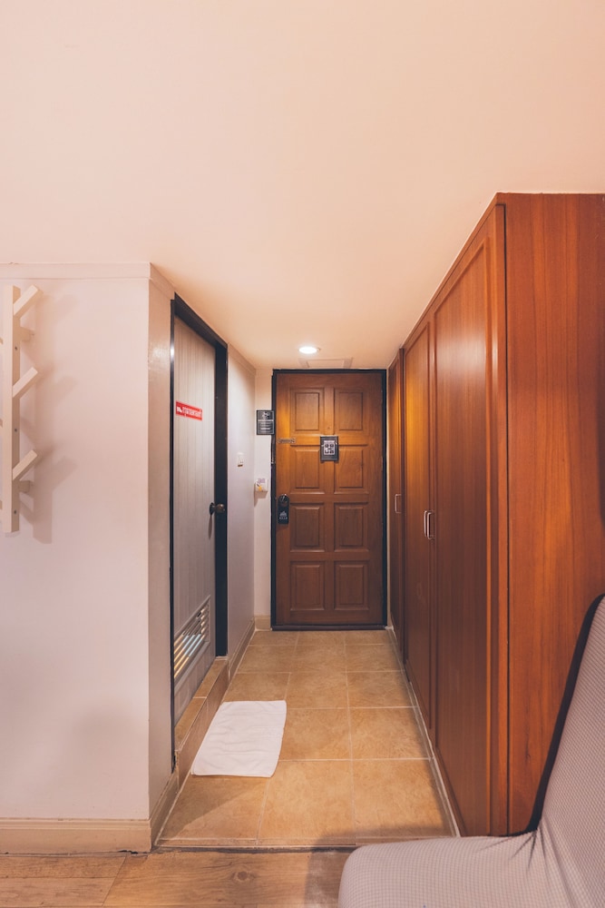 Atlas Bangkok Hotel 47/62