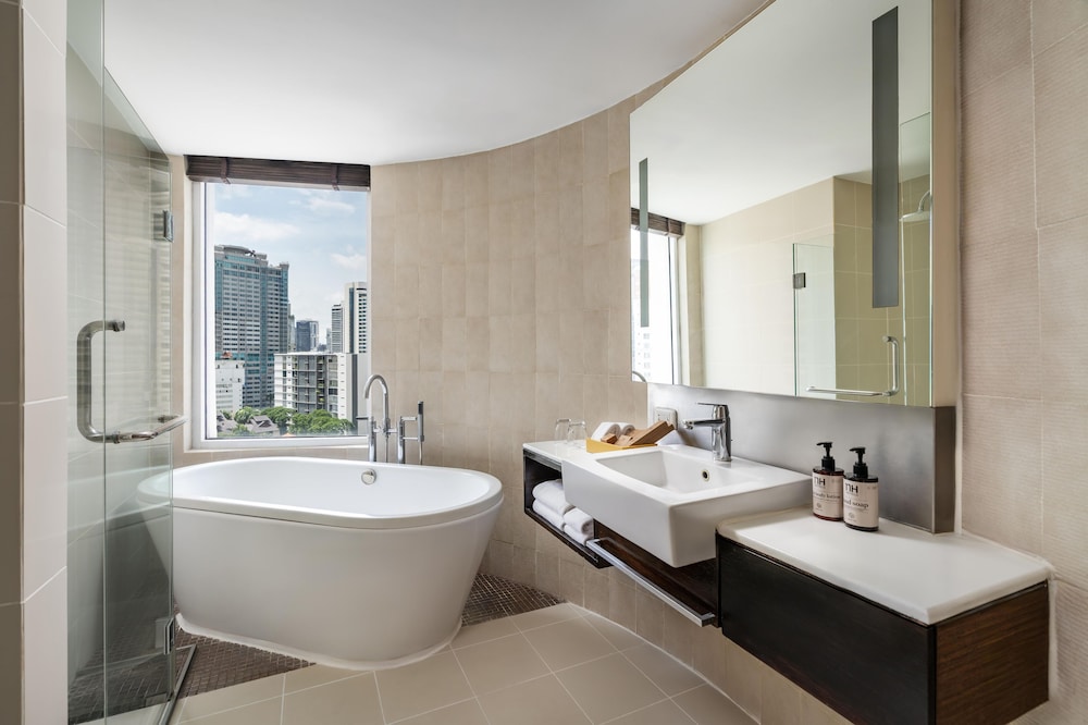 NH Bangkok Asoke 64/66
