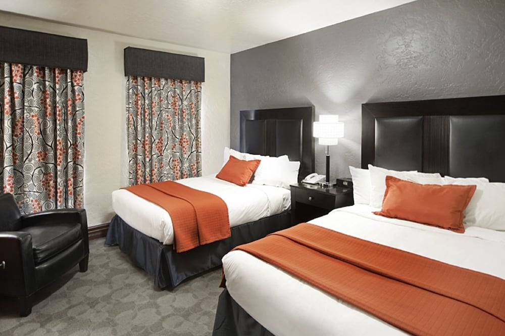 Golden Gate Hotel and Casino 12/43