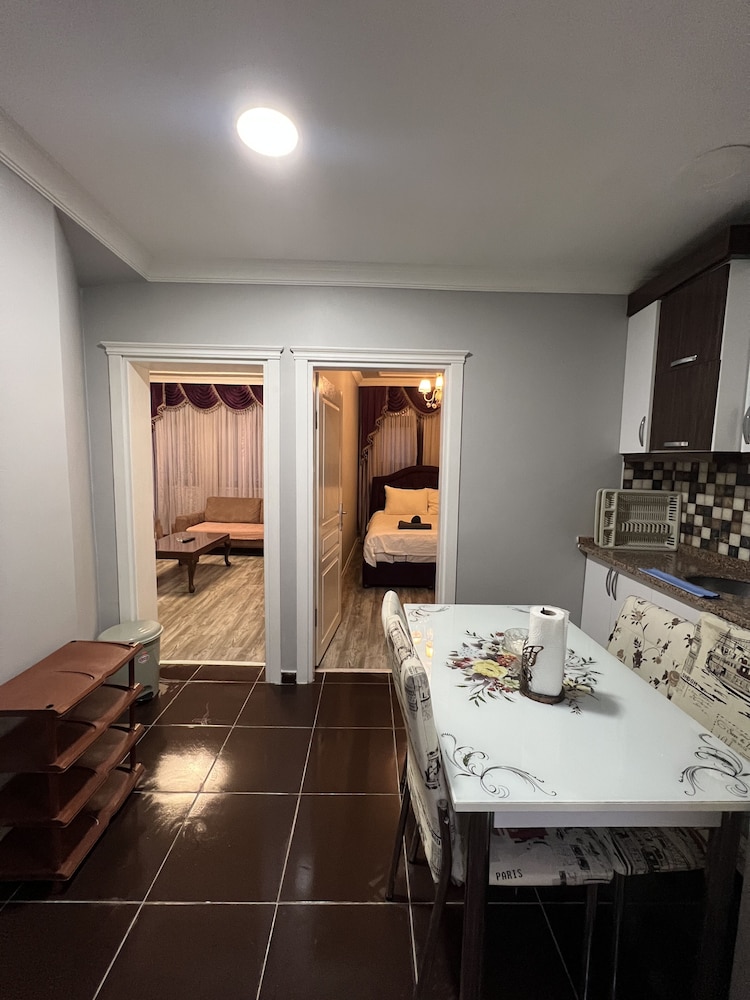 Taksim Cmlm Apart 49/50