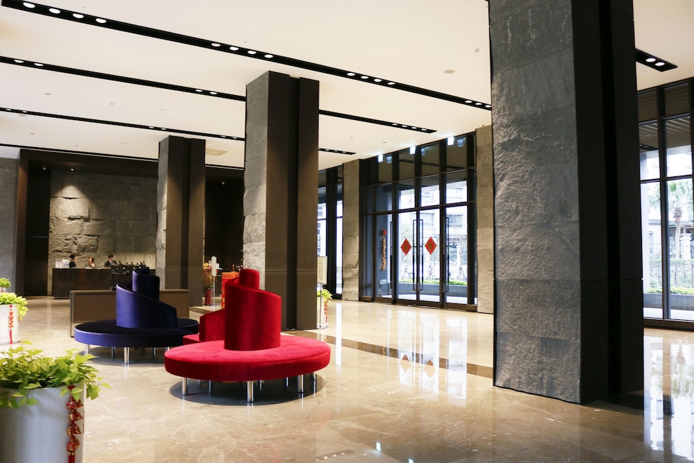 Platinum Hotel 60/71