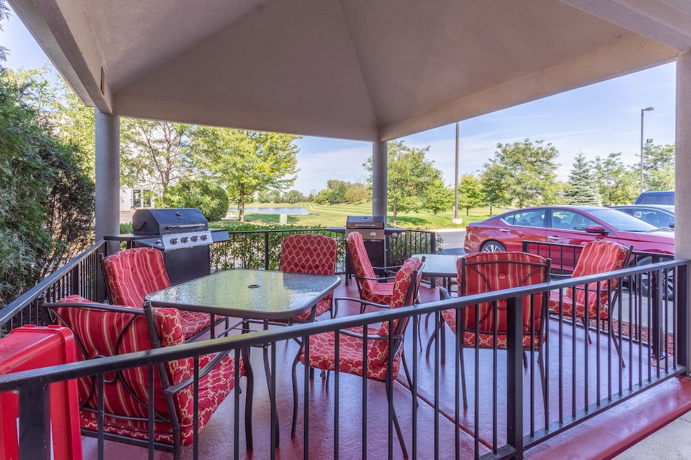 CANDLEWOOD SUITES AURORA- NAPERVILLE 7/51