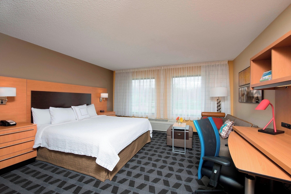 Studio, King Bed, Sofa, Accessible