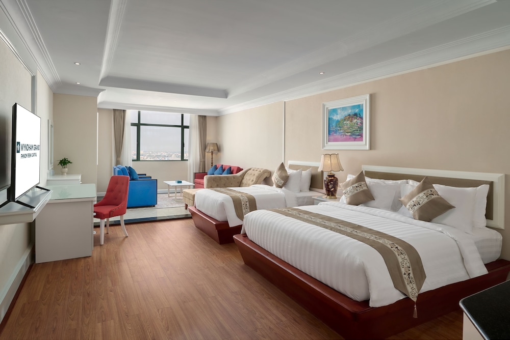 DELUXE, MULTIPLE BEDS