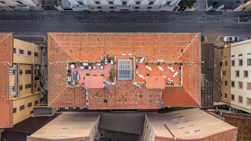 Hotel Bijou Roof Terrace 42/49