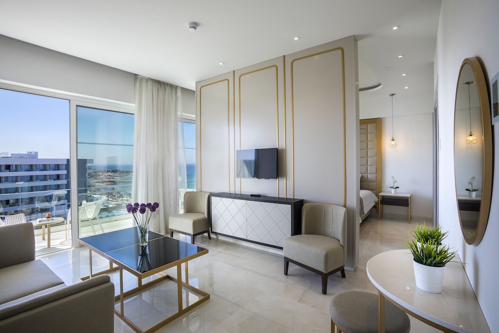 Constantinos The Great Beach Hotel 37/68