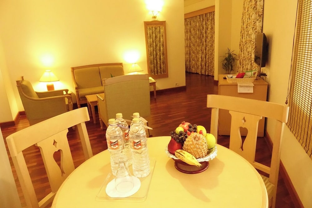 Abad Atrium Hotel 51/57