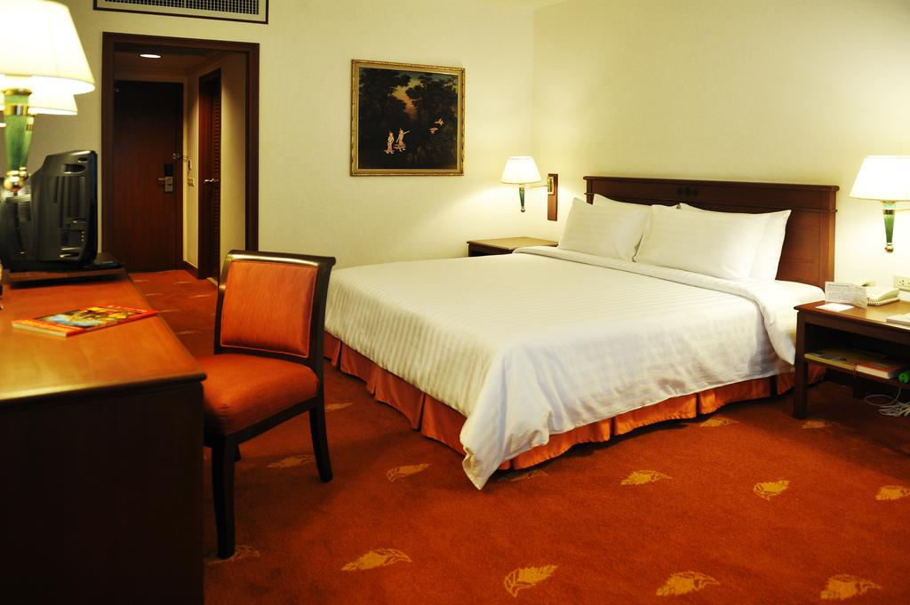 Deluxe, Suite, Executive Level