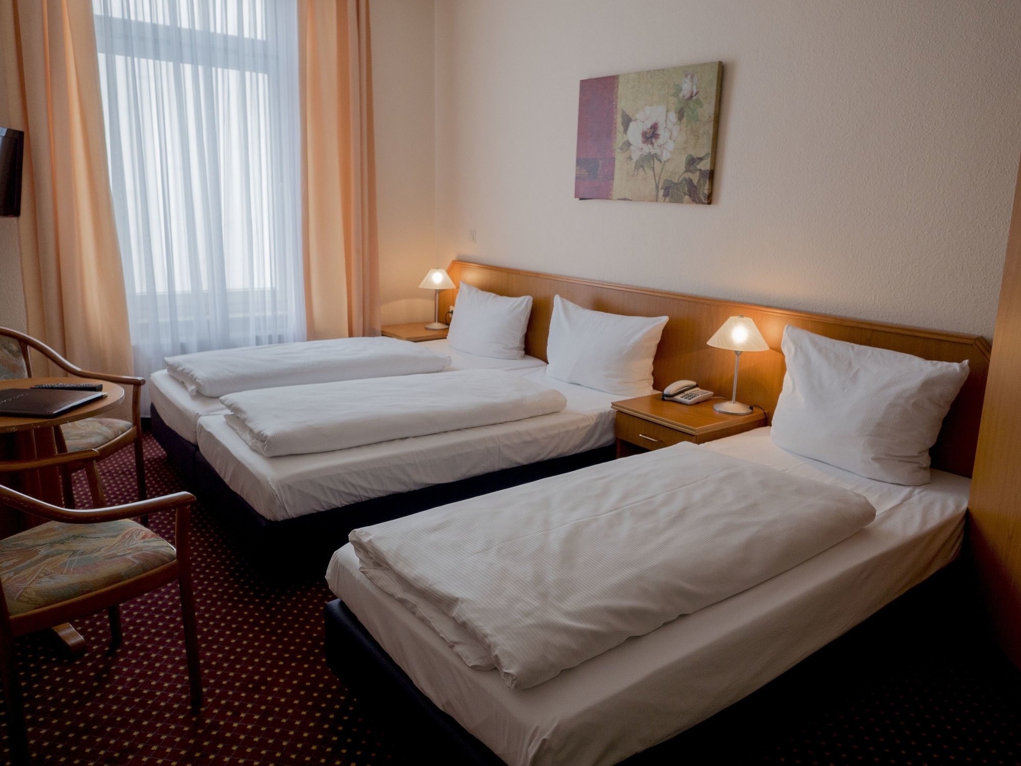 ROOM, TRIPLE, 3 BEDS