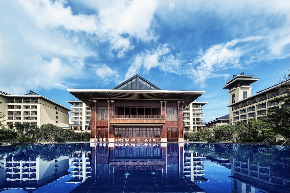Haitang Bay Gloria Sanya Hotspring Resort 1/34