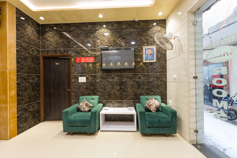 HOTEL KRISHNAS 8/59