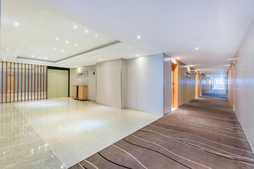 City Comfort Inn Huizhou Huxi Avenue Branch 18/48