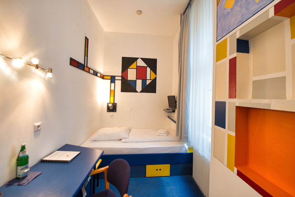 ART-HOTEL CHARLOTTENBURGER HOF 12/50