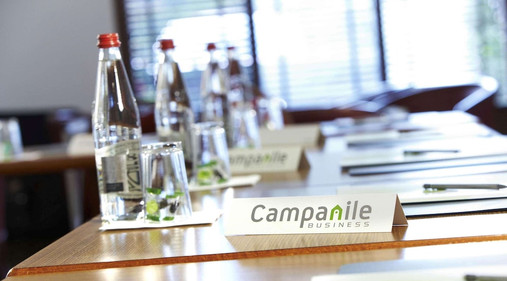 CAMPANILE CALAIS 24/47