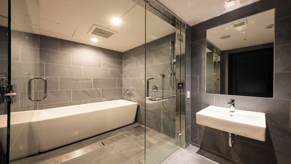 Nest Hotel Osaka Umeda 60/62