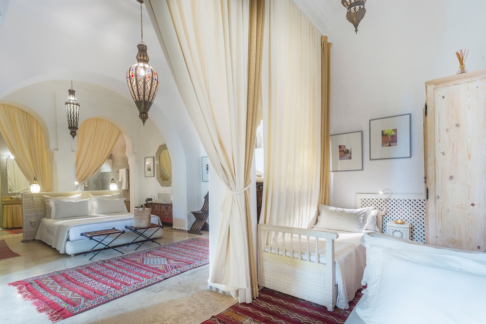 RIAD AZOULAY 12/76