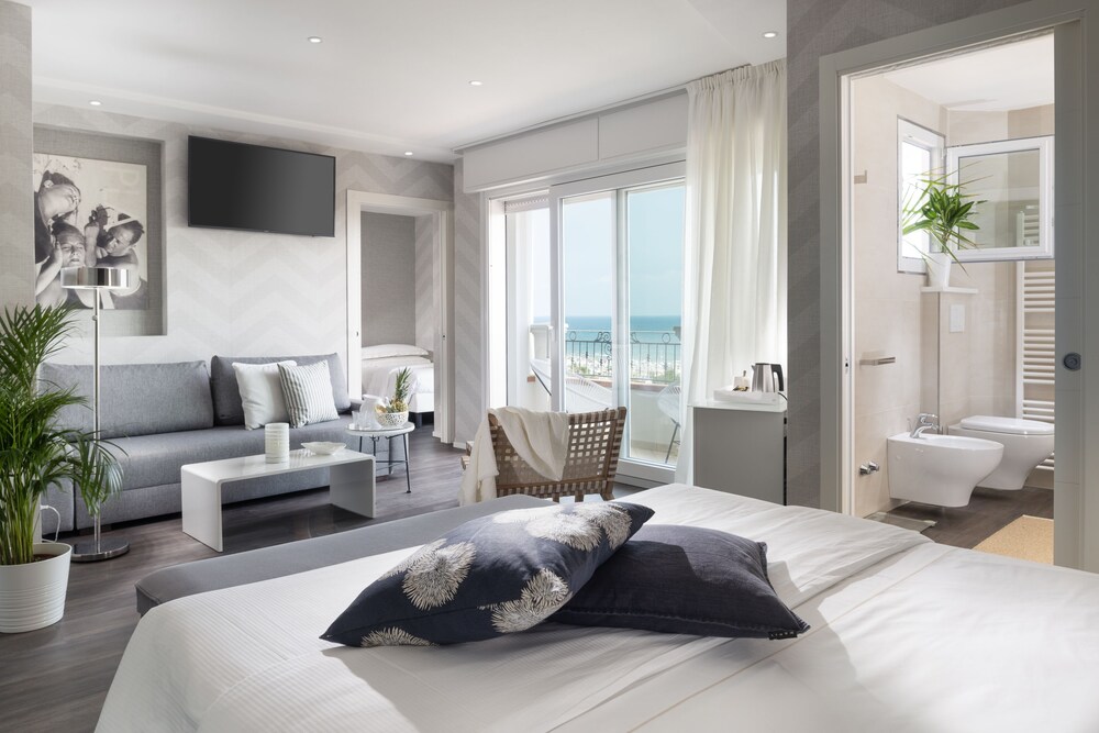Atlantic Riviera Hotel 23/42