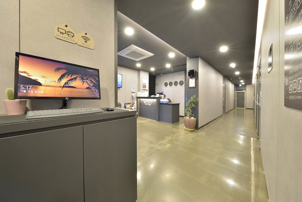 With U Hotel & Guesthouse 5/50