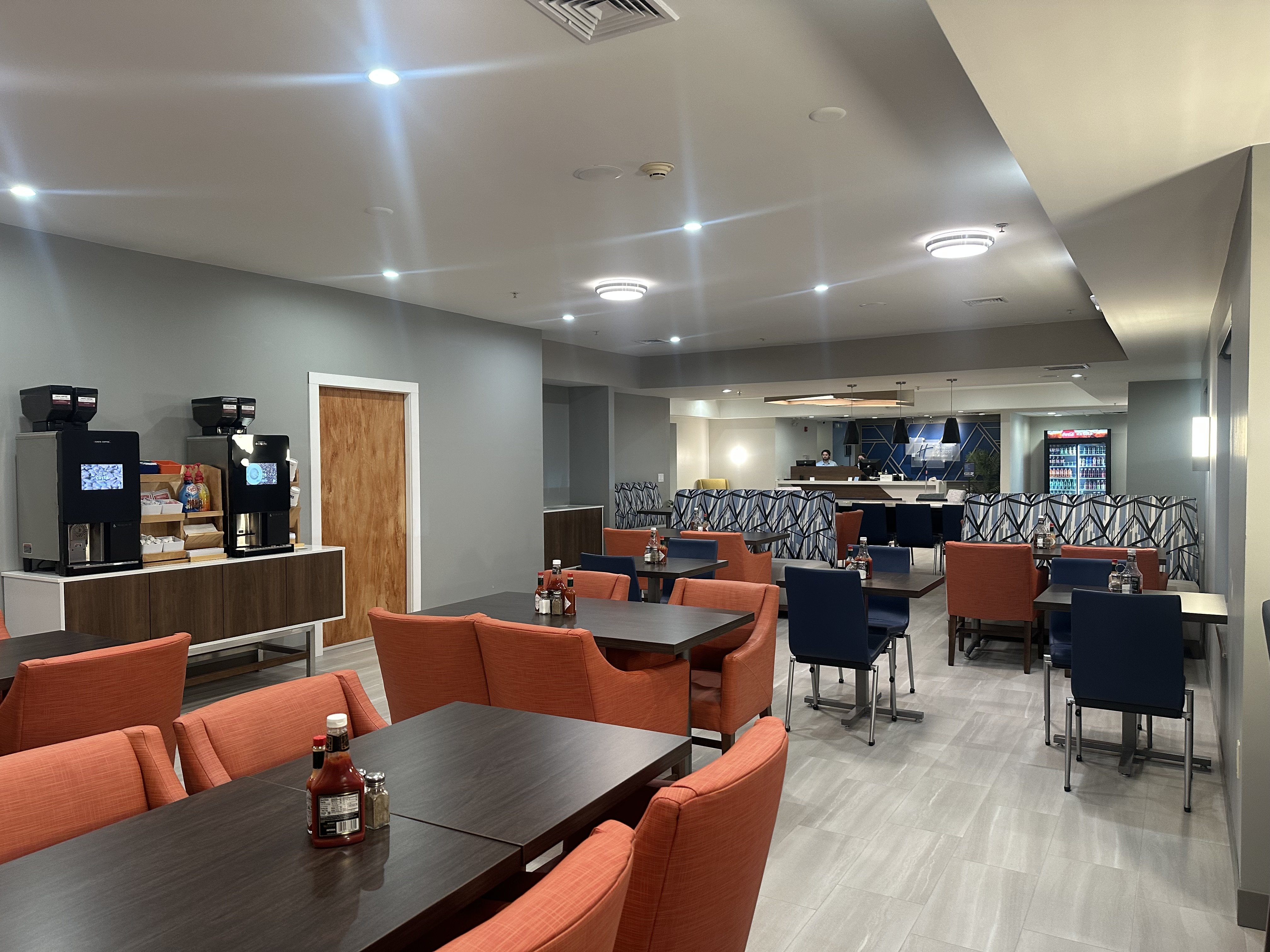 Holiday Inn Express Hotel Suites Meriden 40/50