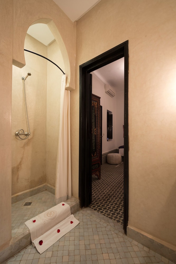Riad Lhena 42/45