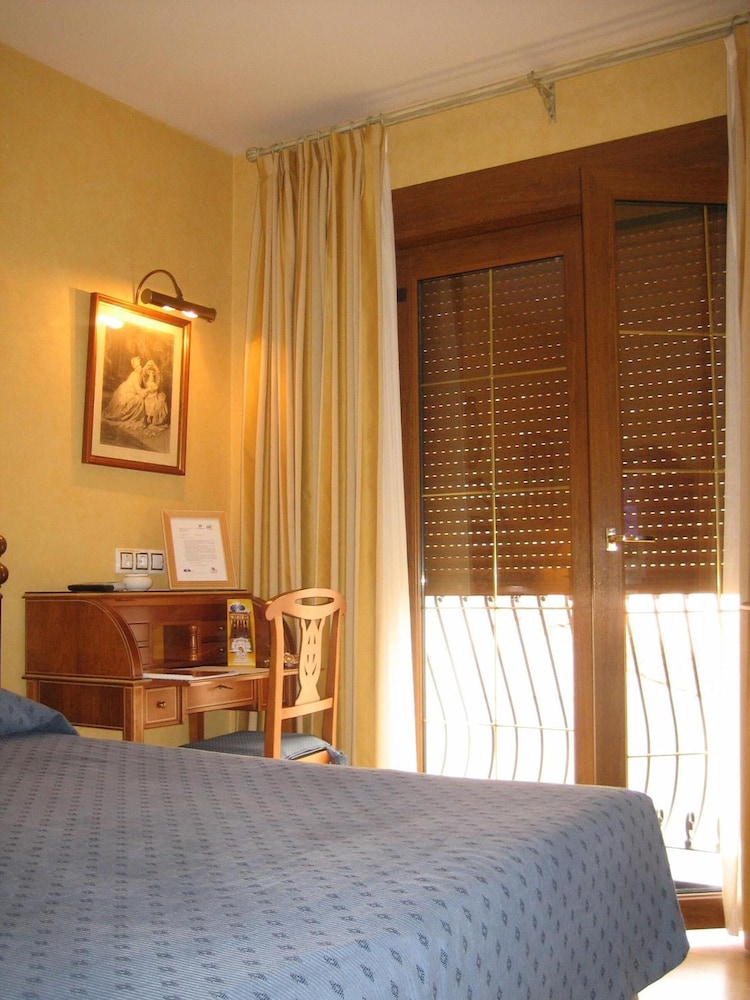 Hotel Santiago 8/52