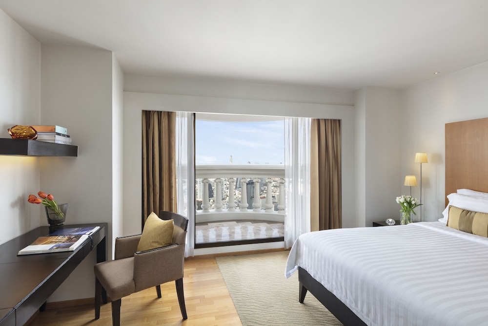 LEBUA SUITE CITY VIEW